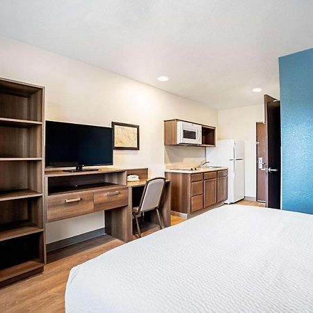 Woodspring Suites Naples Golden Gate Exterior photo