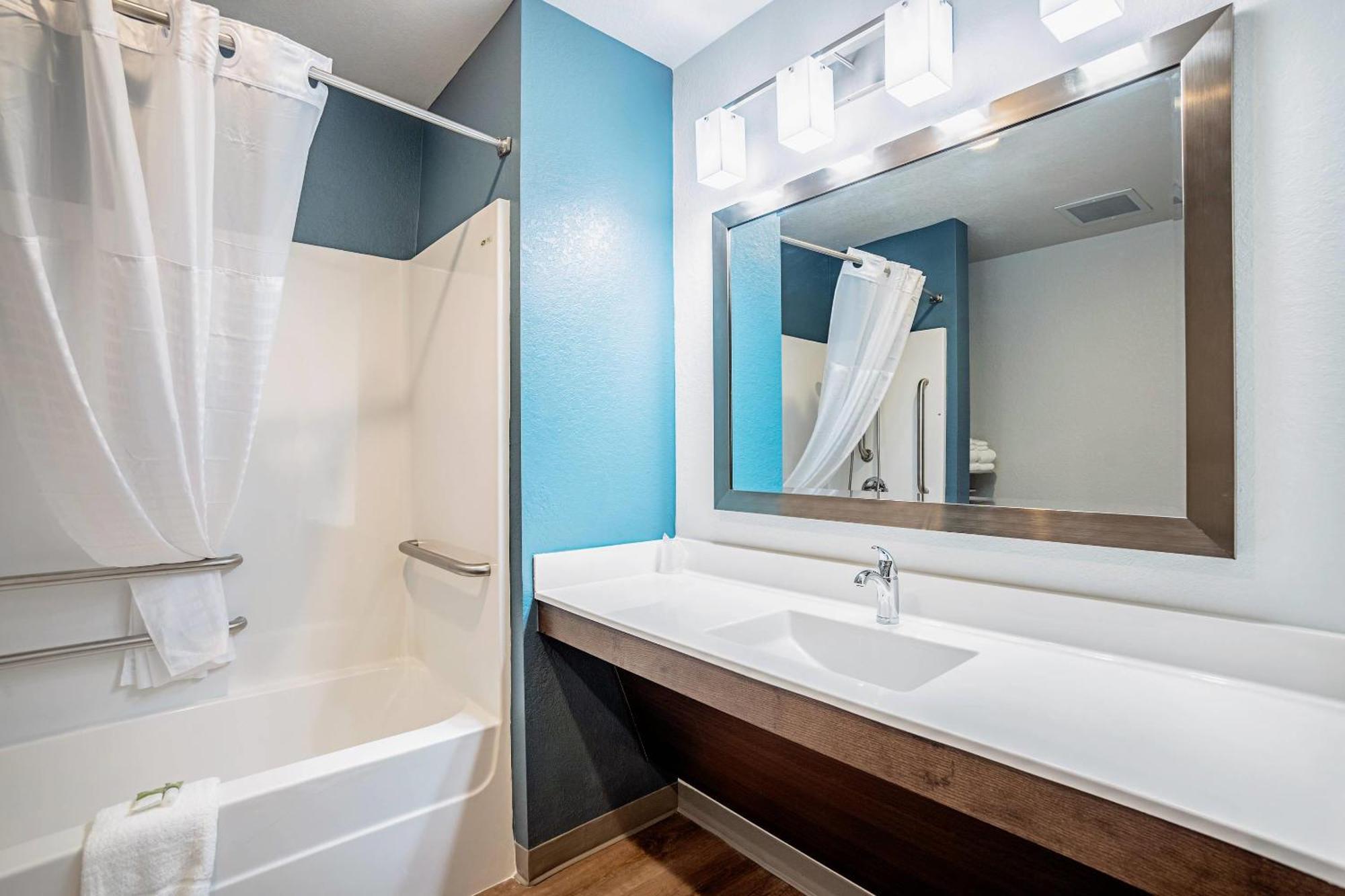 Woodspring Suites Naples Golden Gate Exterior photo