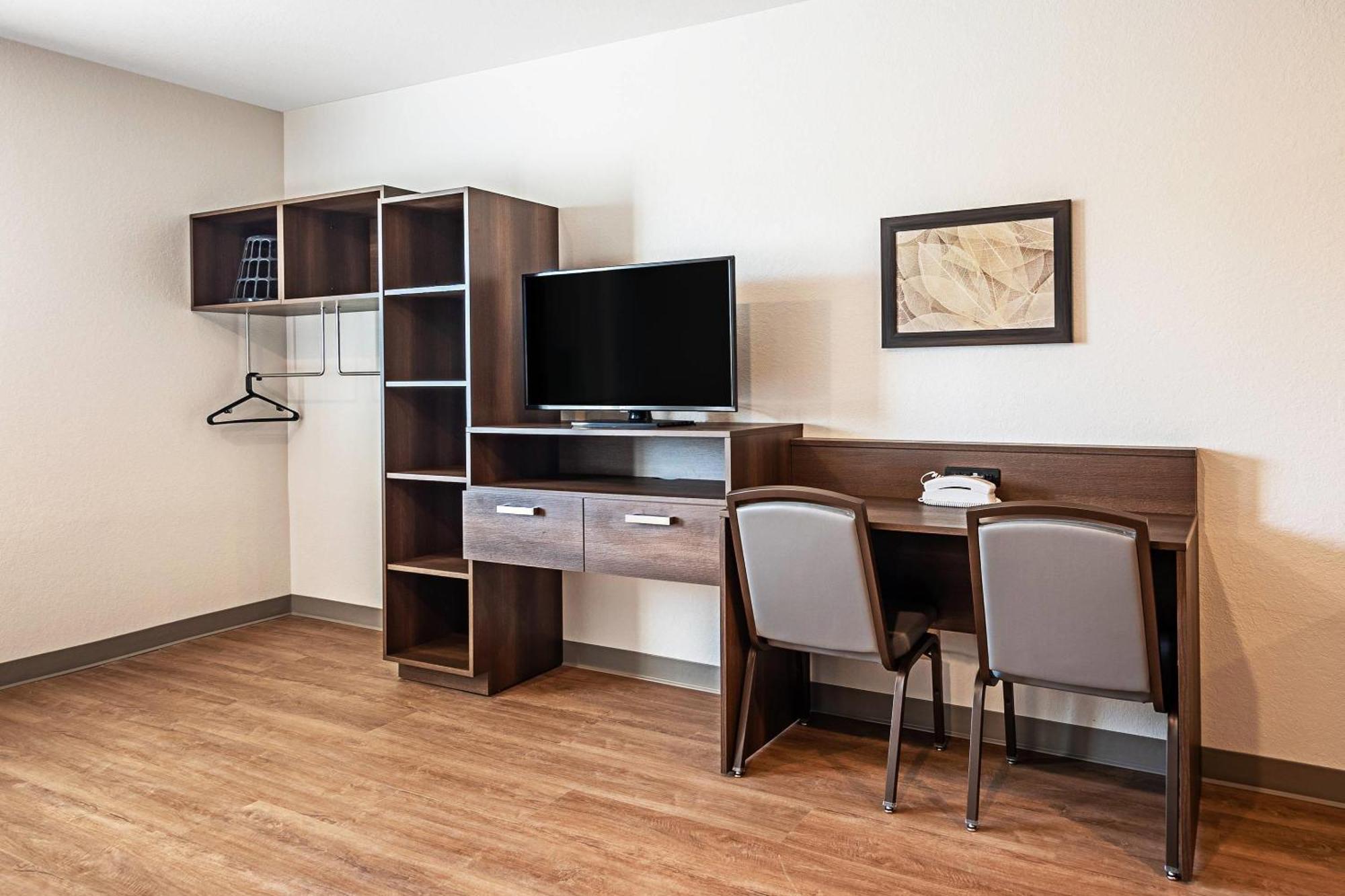 Woodspring Suites Naples Golden Gate Exterior photo